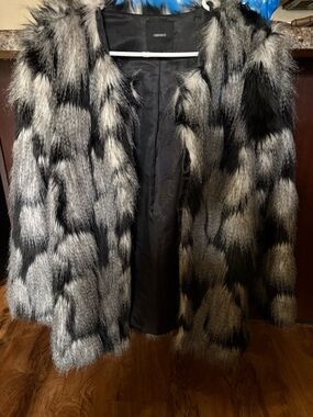 Forever 21 Faux Fur Jacket in Black and Gray